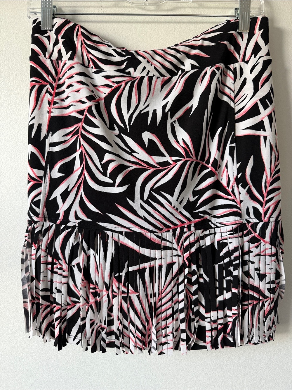 Weekends by Chico's Black, White & Pink Palm-Print Pleated Mini Skirt size 3